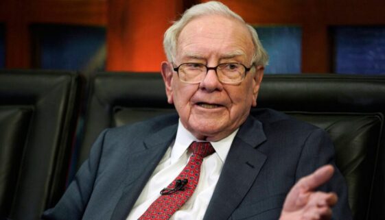 warren_buffett_AP_25125023098491_NAT_0505